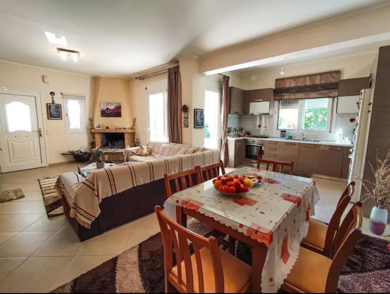 Eretria Homestay Buitenkant foto